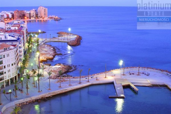 Torrevieja, Modernistyczny apartament krok od plaży Torrevieja