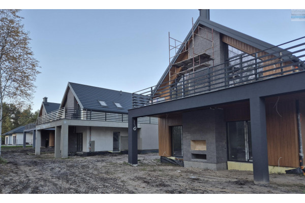 bialski, Biała Podlaska, Porosiuki, Dom Leśny od strony lasu z dwoma kominkami