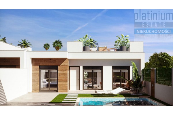 Dolores de Pacheco, Willa z solarium na dachu i prywatnym basenem